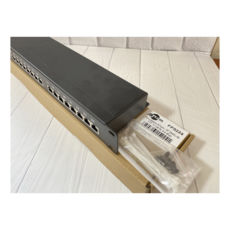 - ATcom, 19" 24RJ-45 FTP 1U cat.5,  